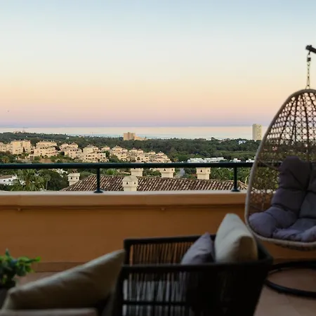Apartment, With Large Private Terrace And Panoramic Sea Views, In Elviria Hills, Apartman
